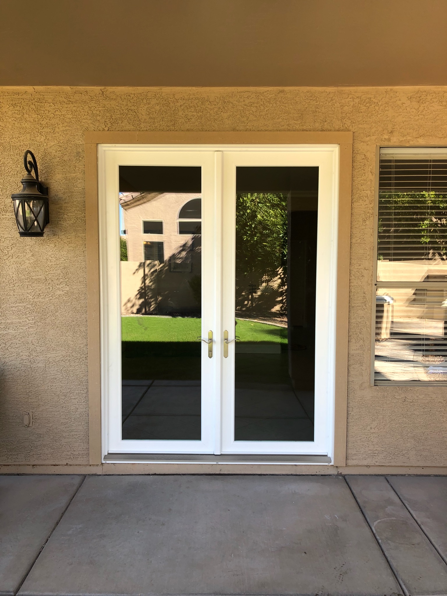 Arizona Window and Door in Scottsdale and Tucson showing french doors on patio